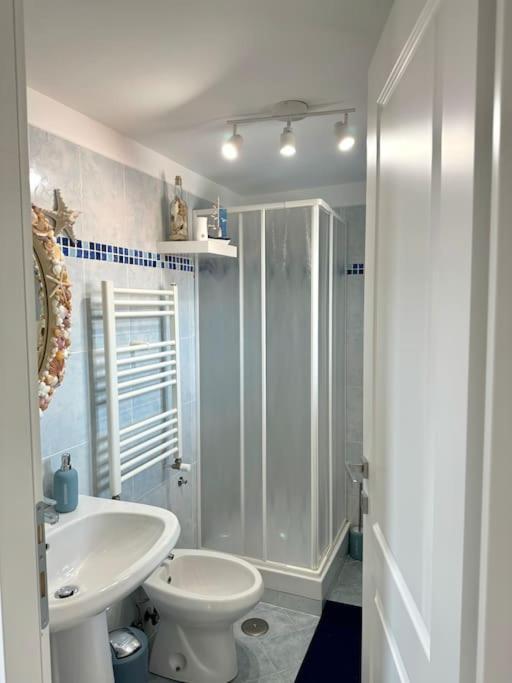 Casa Vacanza Elislor Apartments Fiumicino Luaran gambar